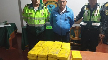 Intervienen minivan que transportaba 43 kilos de clorhidrato de cocaína, en Socllaccasa